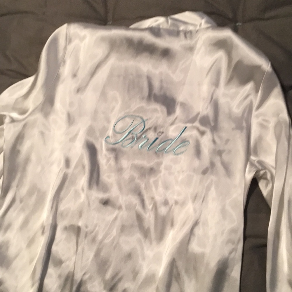 😍“Bride” white robe, never worn!